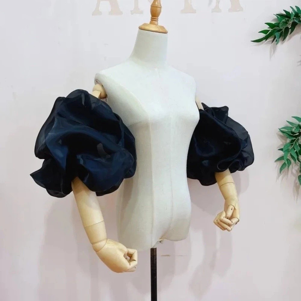 Eleganti Maniche Imbottite da  - Winter Clothing Ladies recensione e prezzo