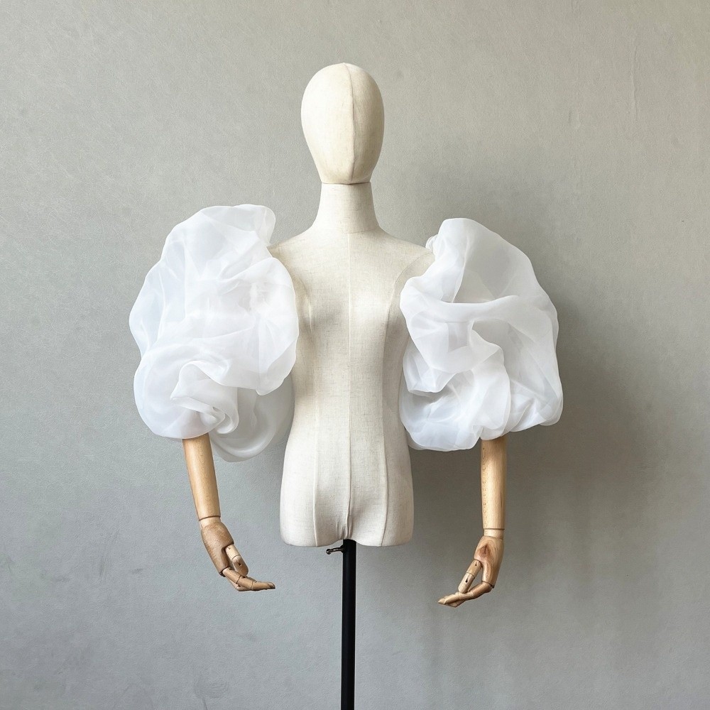 Eleganti Maniche Imbottite da  - Winter Clothing Ladies recensione e prezzo